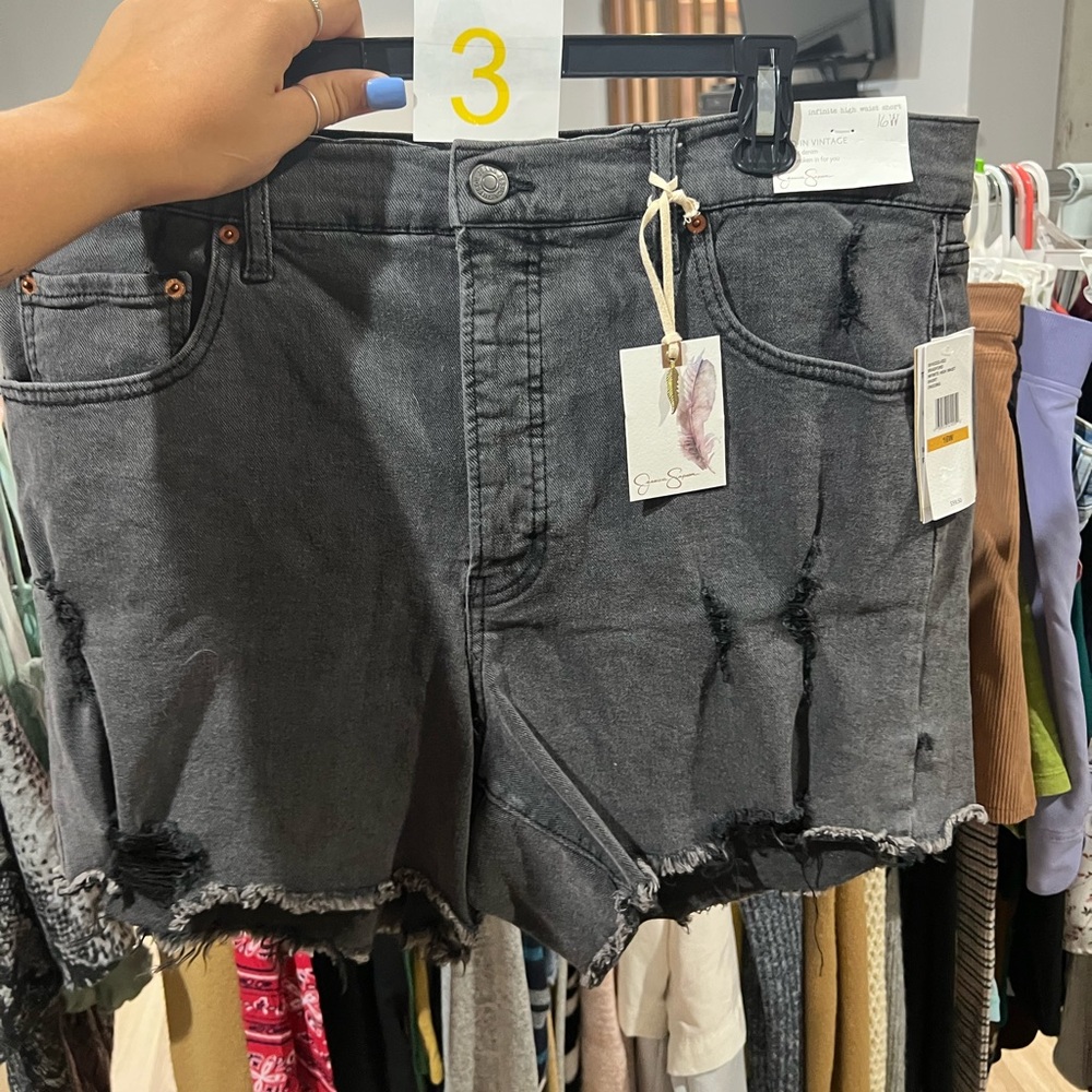 NWT 16W Jessica Simpson black Shorts